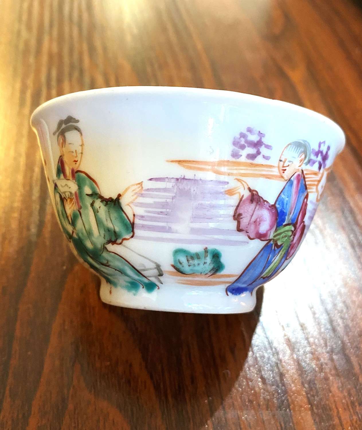 Chinese Porcelain Tea Bowl 1790-1810