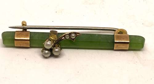 Victorian 9ct Gold Nephrite & Seed Pearl Bar Brooch