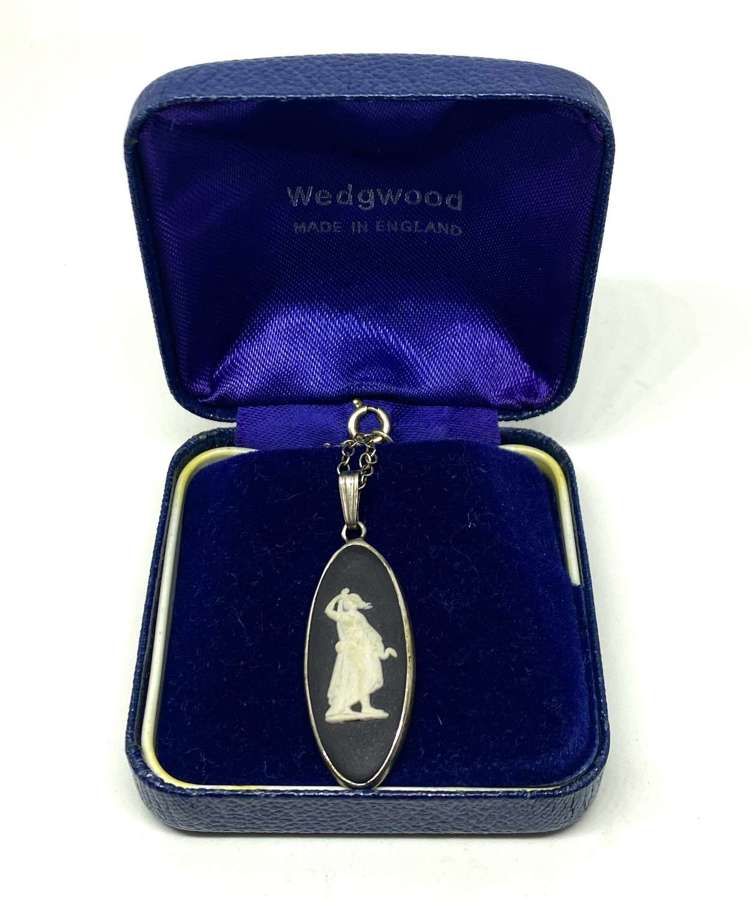 Vintage Wedgwood Pendant Necklace