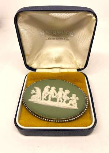Large Vintage Wedgwood Jasperware Brooch