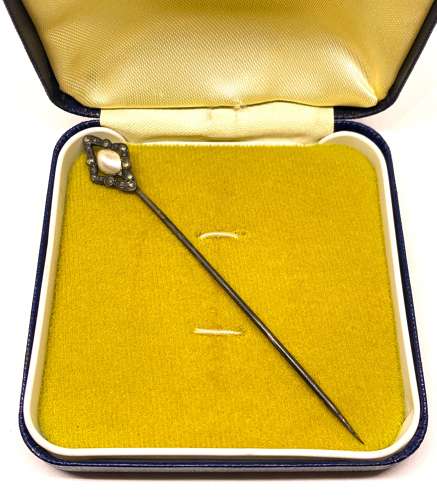 White Metal & Seed Pearl Stick Pin