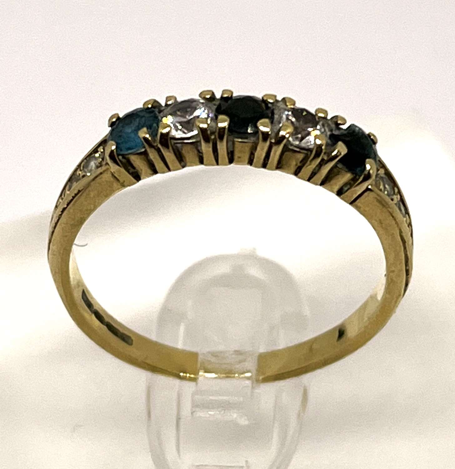 9ct Gold Ring With Alternating Stones
