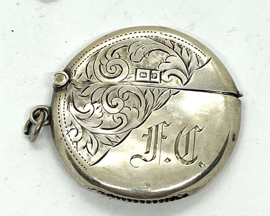 Antique Circular Silver Vesta Case
